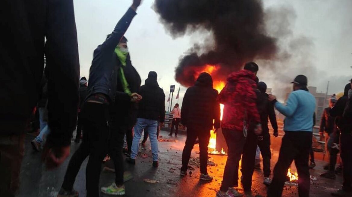 Ιράν:  «Υποθετικοί και όχι αξιόπιστοι» οι αριθμοί που δίνονται για τους νεκρούς από τις διαδηλώσεις