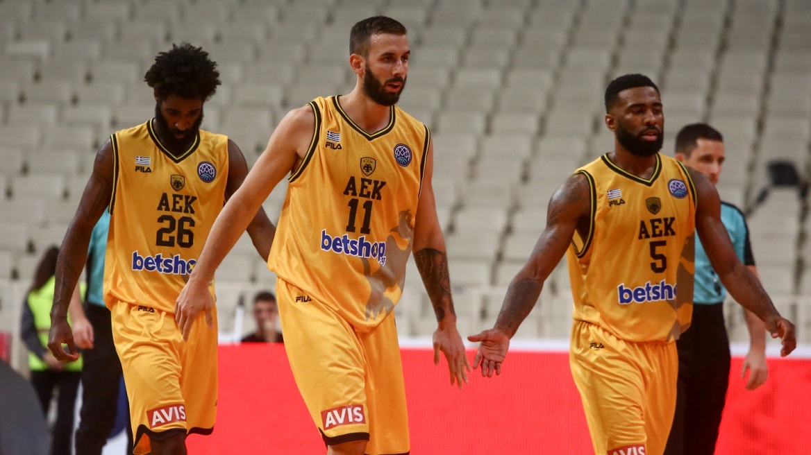 Ατυχία στην ΑΕΚ: Έσπασε το χέρι του ο Γιάνκοβιτς