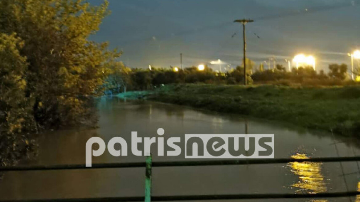 Η κακοκαιρία «χτυπά» τον Πύργο: Ποτάμια οι δρόμοι - Πλημμυρισμένα σπίτια