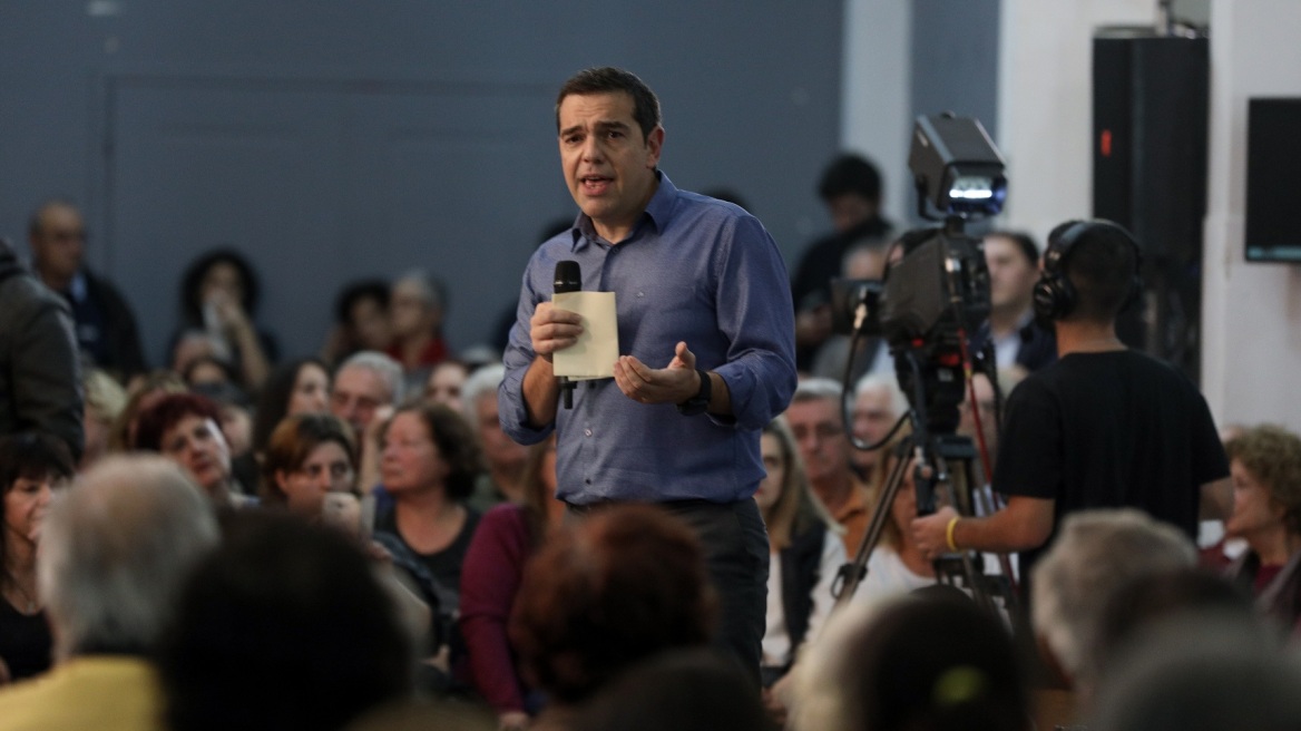 Στη Νίκαια ο Τσίπρας - Επίθεση στην κυβέρνηση για προσφυγικό και αλλαγές στον Ποινικό Κώδικα