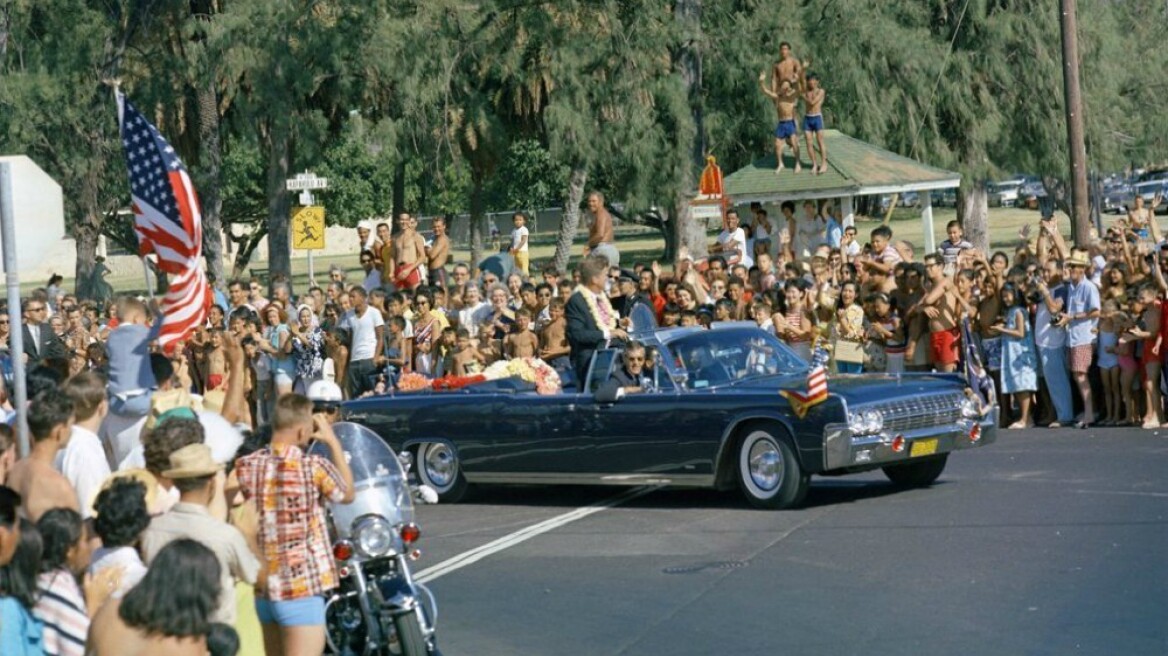 Ιδού η καταραμένη, cabrio, λιμουζίνα που γράφτηκε στην ιστορία...