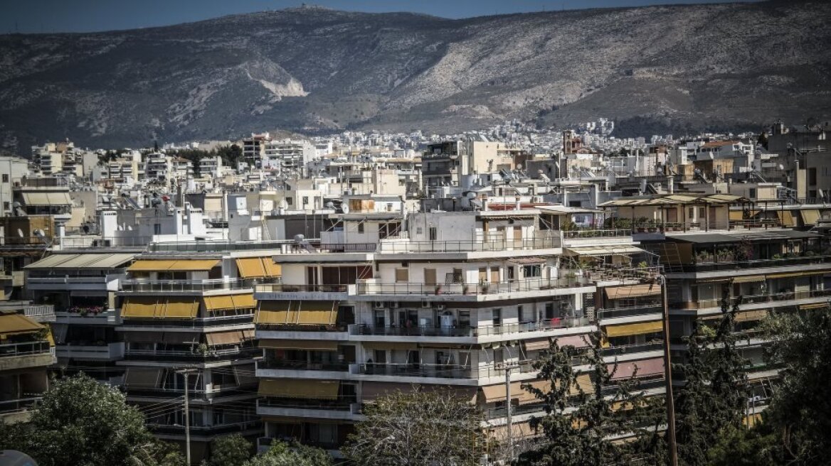 Έξτρα φόροι σε δηλωμένα αυθαίρετα, αδήλωτα Airbnb και υποδηλωμένα ακίνητα