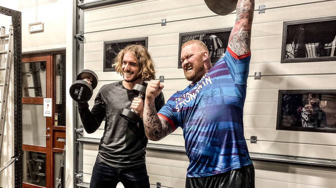 Ο Στέφανος Τσιτσιπάς με πρωταγωνιστή του Game of Thrones στην Ισλανδία