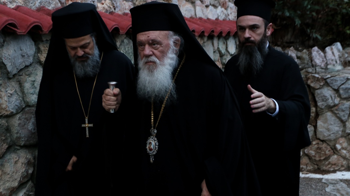 Σιβυλλική δήλωση Ιερώνυμου για παραίτηση την... «κατάλληλη στιγμή»