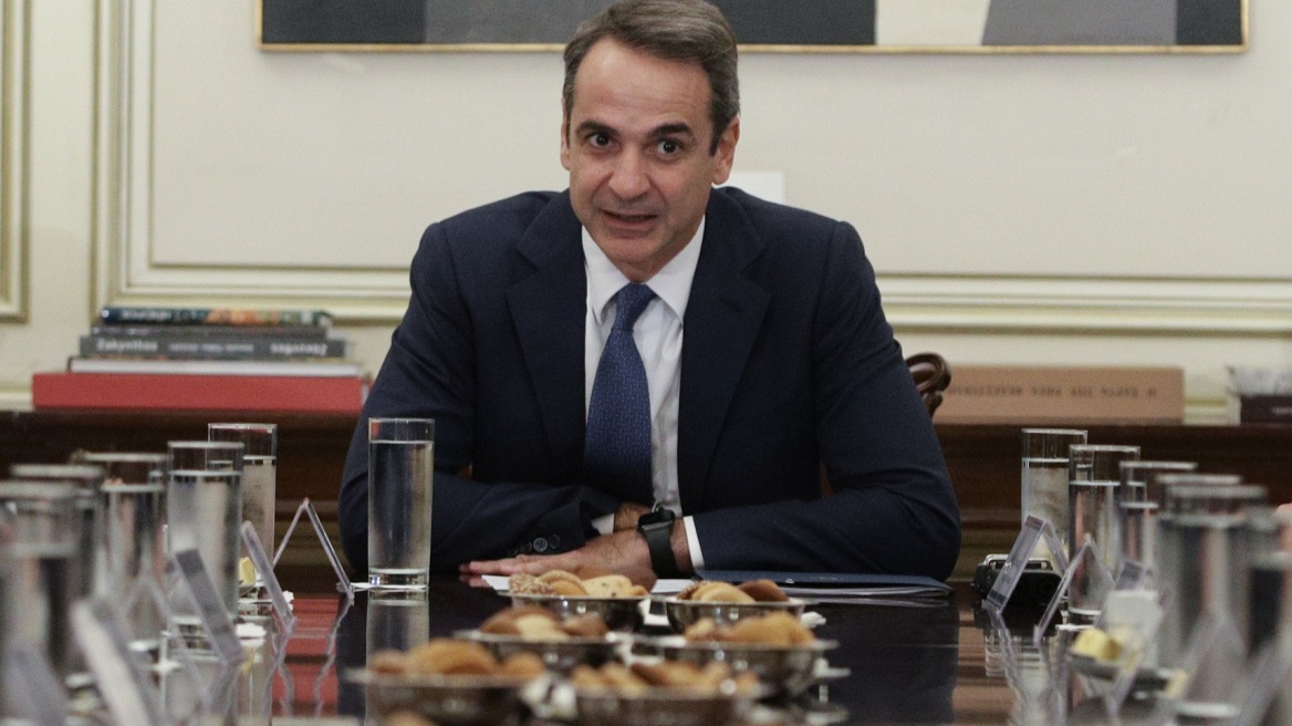Νέο γκάλοπ: Ανοίγει την «ψαλίδα» στις 16,3 μονάδες η ΝΔ - Στο 64% η ικανοποίηση για Μητσοτάκη