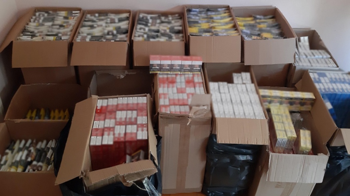 Θεσσαλονίκη: Χειροπέδες σε 52χρονο που μετέφερε 2.500 λαθραία πακέτα τσιγάρα