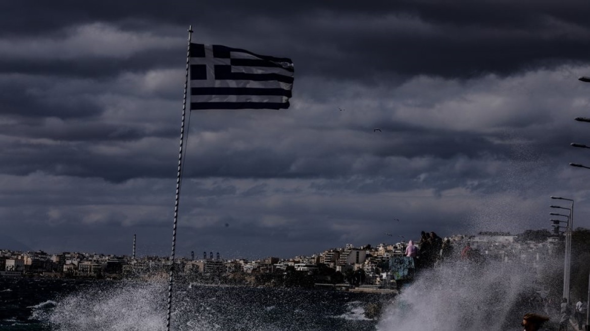 Κακοκαιρία: Στις 10.00 θα ανοίξουν αύριο Δευτέρα, τα σχολεία στον Άλιμο