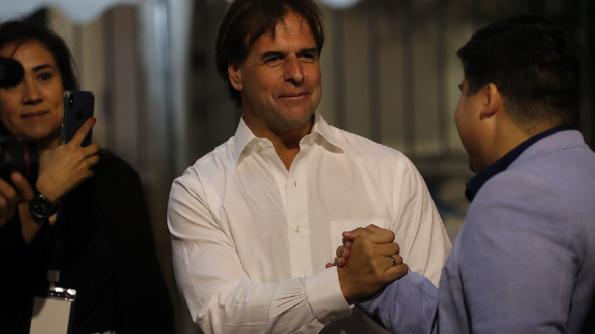 Εκλογές στην Ουρουγουάη: Τα exit polls «βγάζουν» νικητή τον υποψήφιο της κεντροδεξιάς