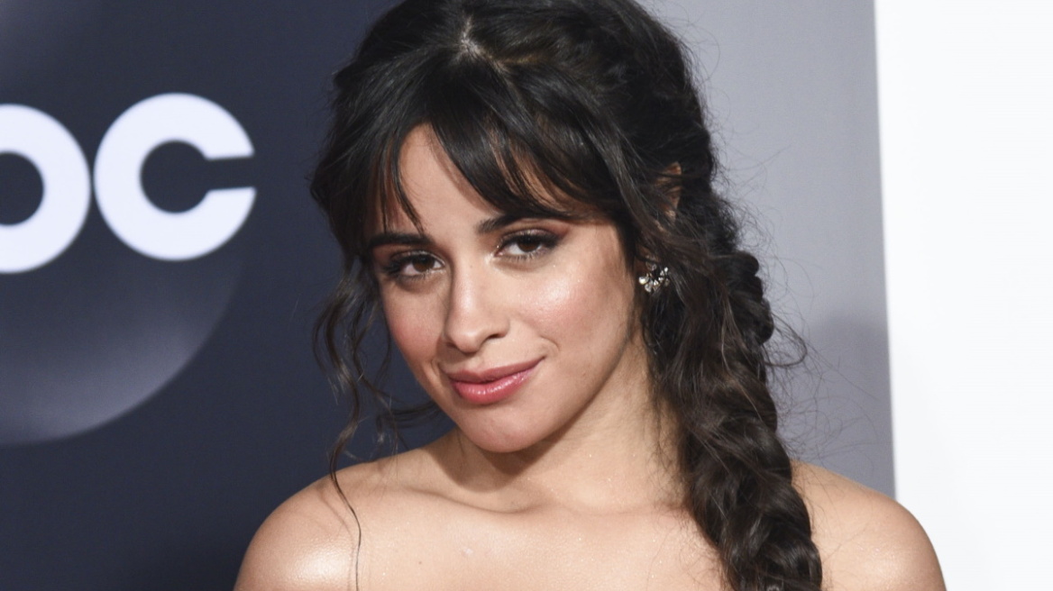 H Camila Cabello παραδέχτηκε ότι έκλεψε από το παλάτι του Kensington 