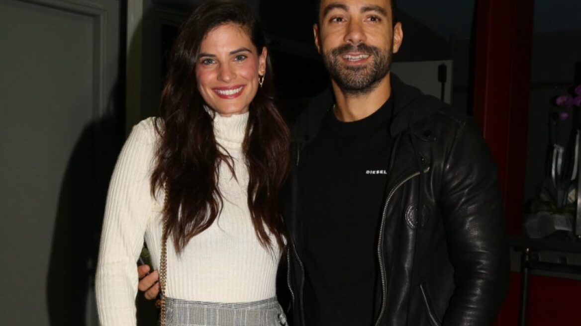 Κορωνοϊός: Η Χριστίνα Μπόμπα απαντά γιατί ο Τανιμανίδης καθόταν δίπλα της χωρίς μάσκα 