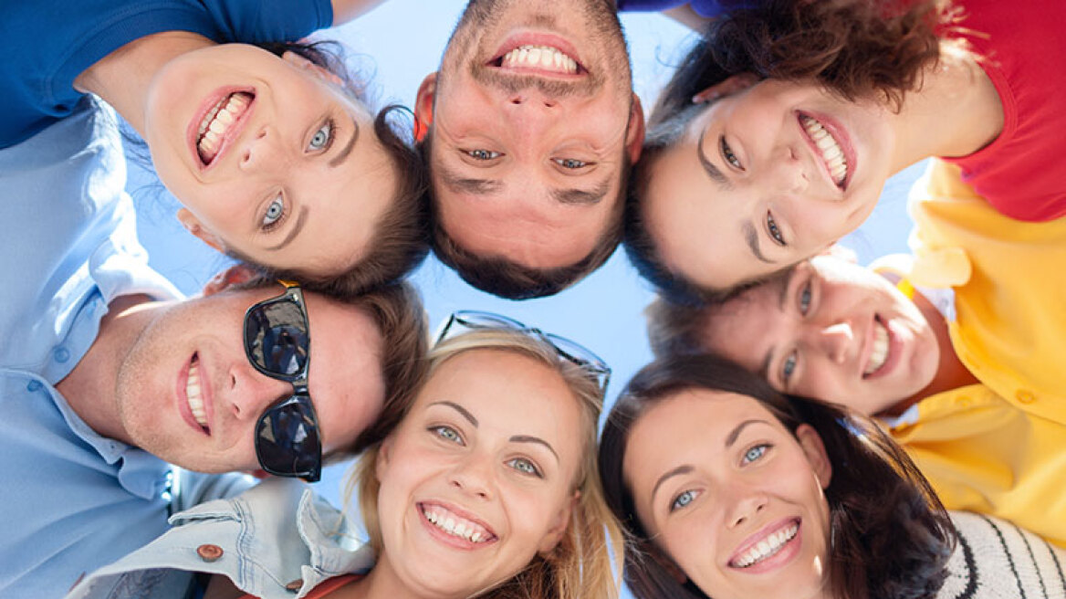 Πόσους φίλους έχετε στα social media; Δείτε τι αποκαλύπτει αυτό για την ευτυχία σας