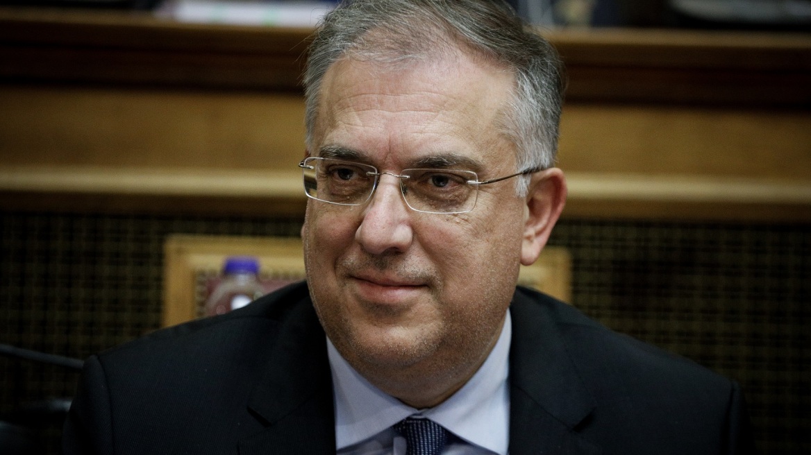 Κορωνοϊός - Θεοδωρικάκος: Συνεχίζονται οι άδειες ειδικού σκοπού και το Πάσχα για τους δημόσιους υπαλλήλους