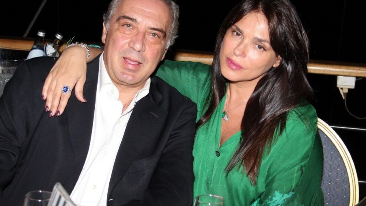 Η Σήλια Κριθαριώτη εύχεται δημόσια χρόνια πολλά στις δίδυμες κόρες της