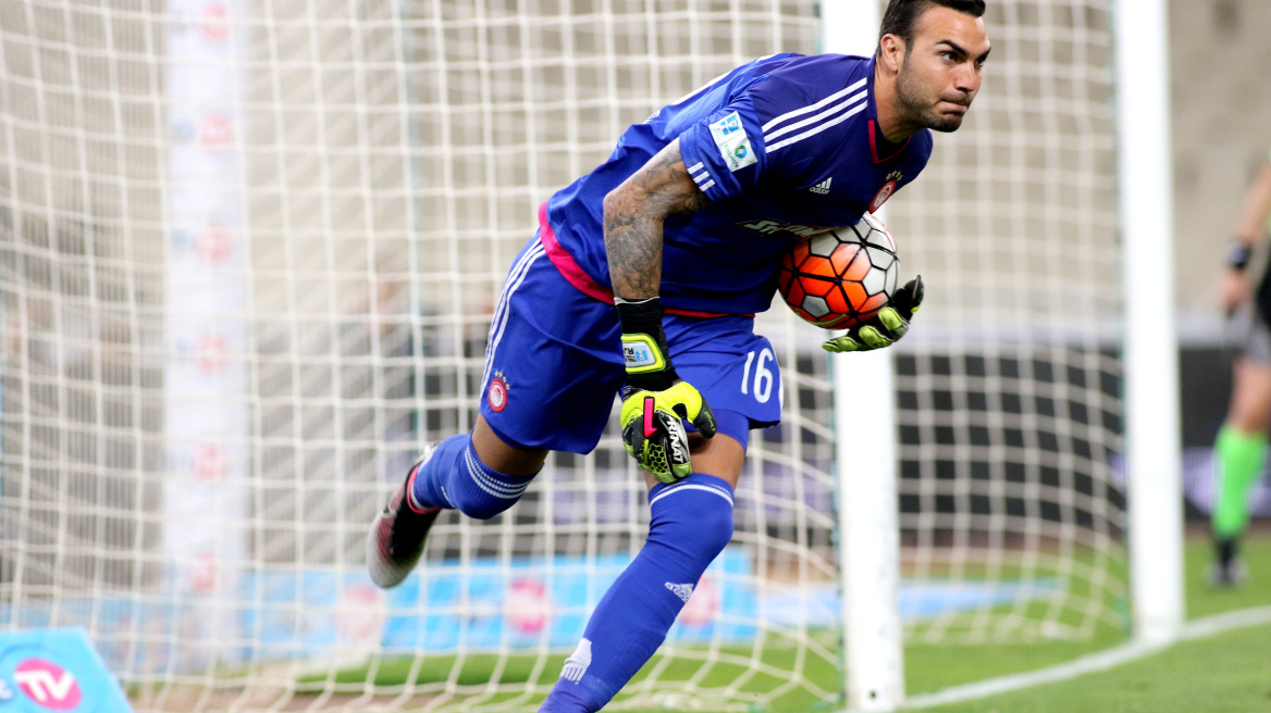 Η Γουέστ Χαμ έβαλε πωλητήριο στον Ρομπέρτο, διώχνει και Ουσίγιος