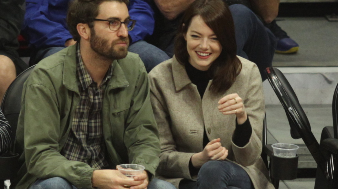 Τρία πράγματα που πρέπει να ξέρετε για τον αρραβωνιαστικό της Έμμα Στόουν