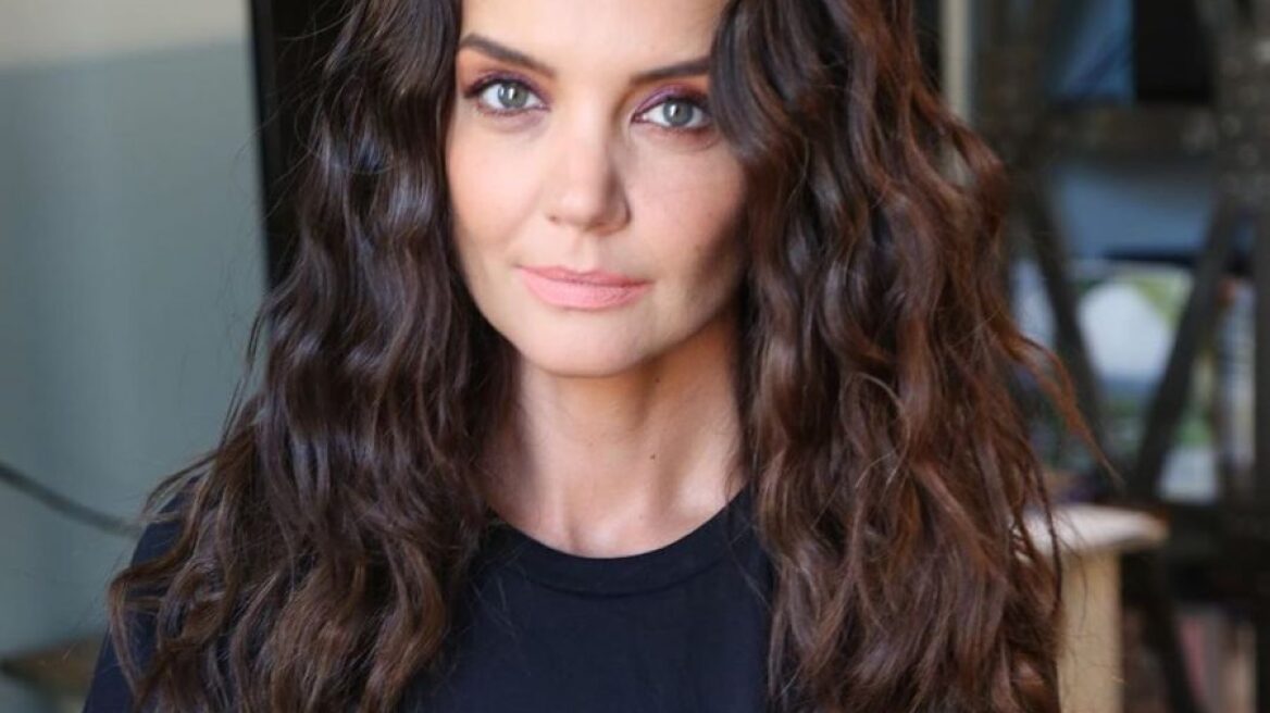 Η Katie Holmes με σέξι μαύρο φόρεμα σε νυχτερινή της έξοδο