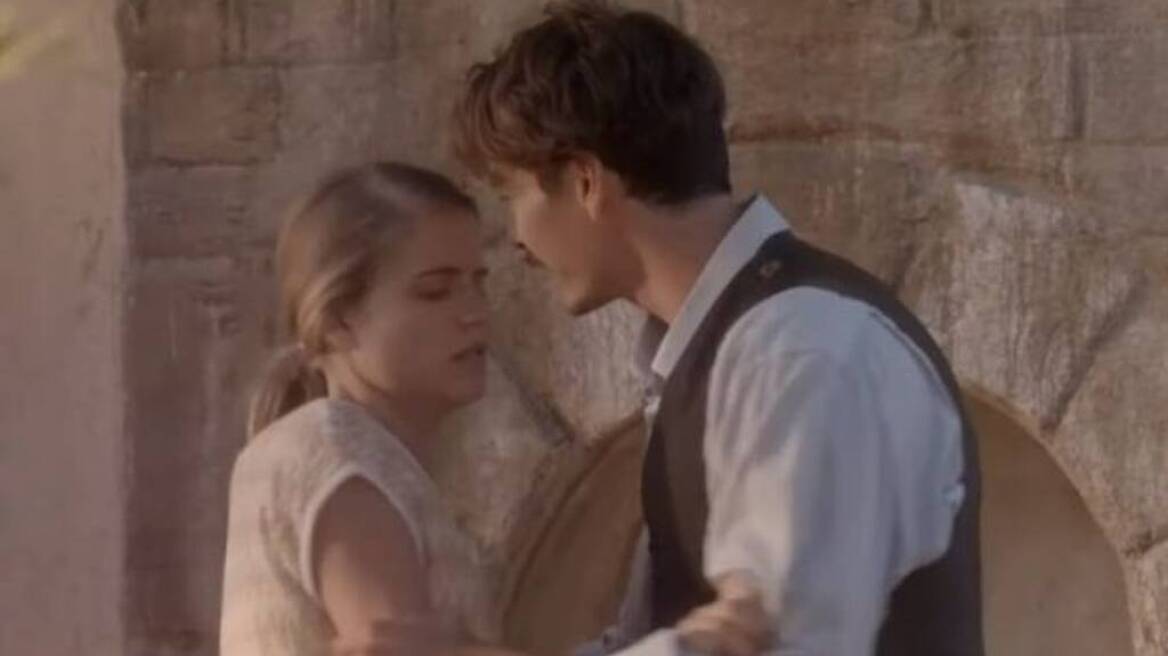 Άγριες Μέλισσες: Ο Κωνσταντής κλέβει το φιλί της Δρόσως