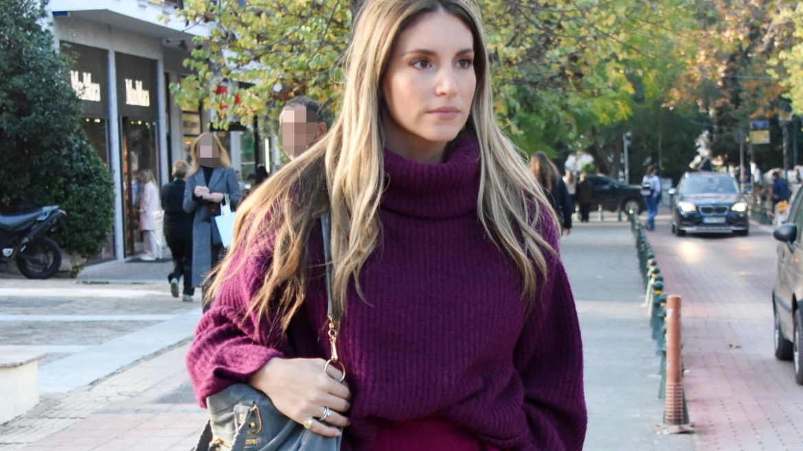 Τι φόρεσε η Αθηνά Οικονομάκου στη βόλτα της στην Κηφισιά