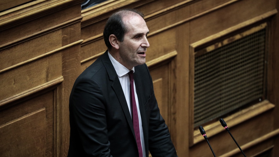 Βεσυρόπουλος: Μείωση φοροδιαφυγής και επιστροφή φόρου στους συνεπείς