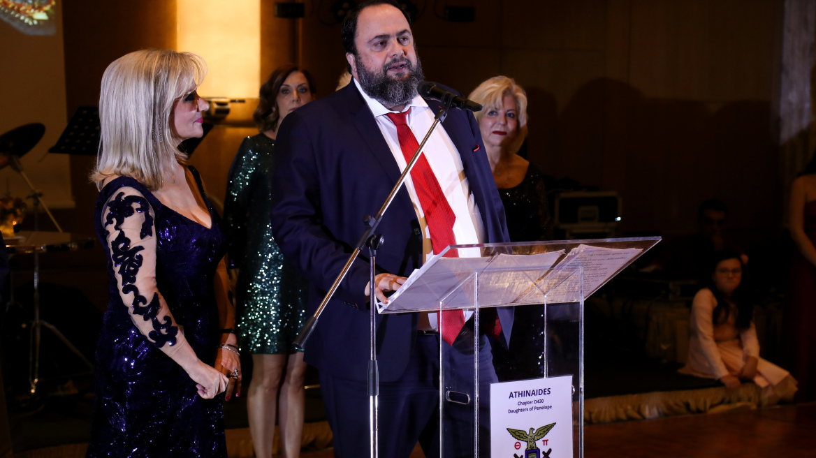 Βράβευση Μαρινάκη από τον σύλλογο γυναικών Αθηναΐδες