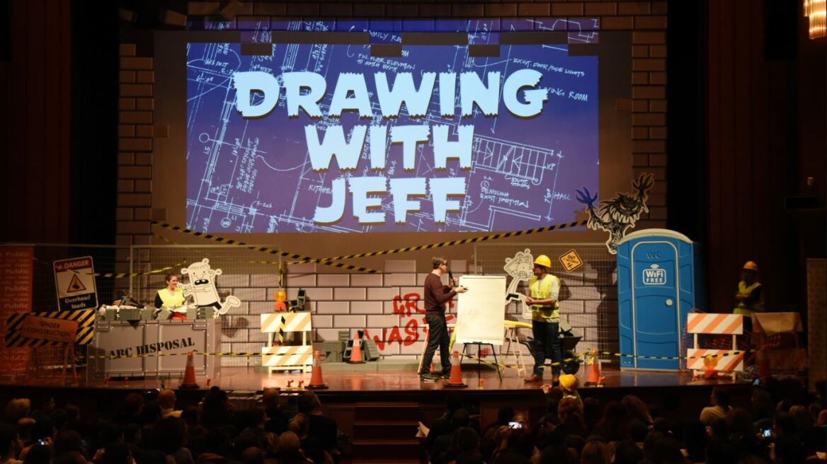 Ο συγγραφέας Τζεφ Κίνι έκανε «κακό χαμό» στη χώρα μας