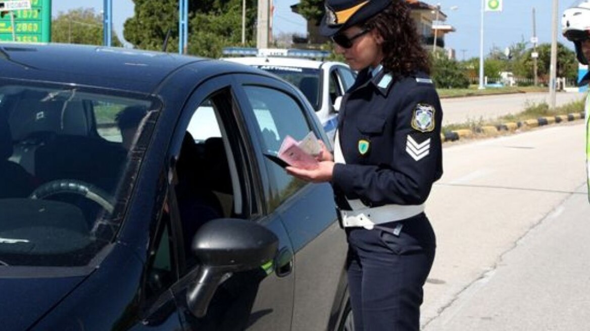 Mε ταμπλέτες οι τροχονόμοι - Επιστρέφει πιο αυστηρό το point system 