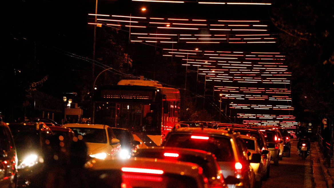 Κίνηση: «Κομφούζιο» στους δρόμους της Αθήνας 