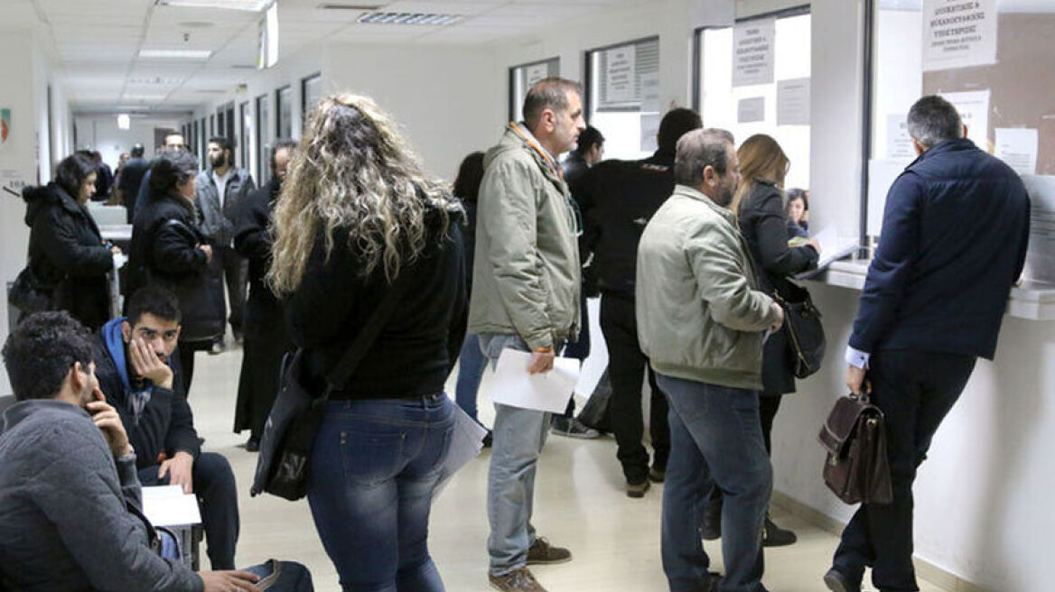 Αναδρομικοί φόροι και πρόστιμα σε 200.000 φορολογουμένους