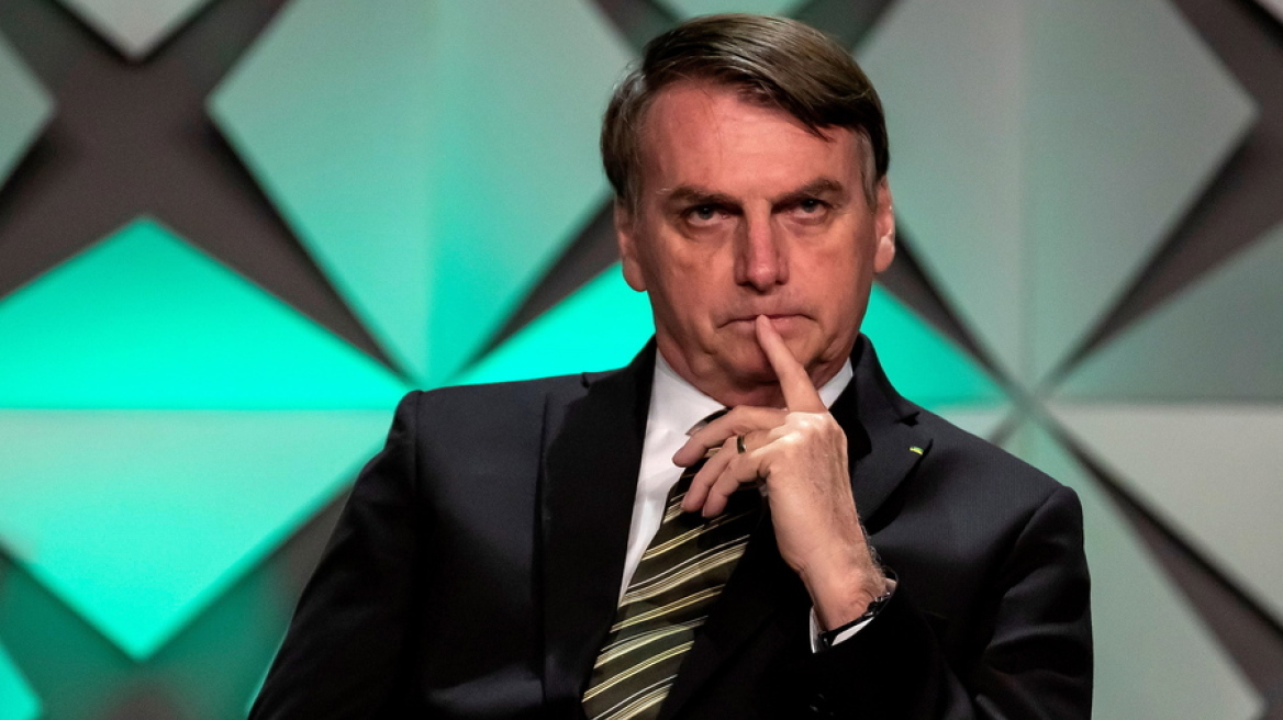 Βραζιλία: Οργισμένος ο Μπολσονάρου υπερασπίζεται τον γιο του από τις κατηγορίες διαφθοράς