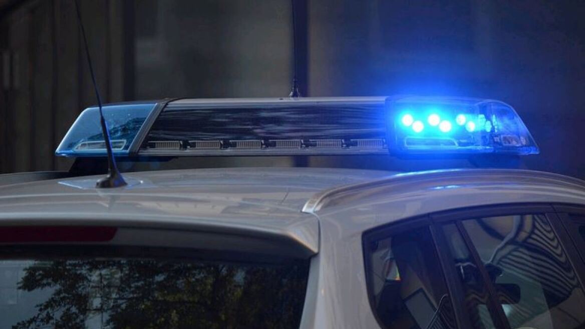 Βόλος: Έκλεψε κινητό και τραπεζική κάρτα και έκανε αγορές 