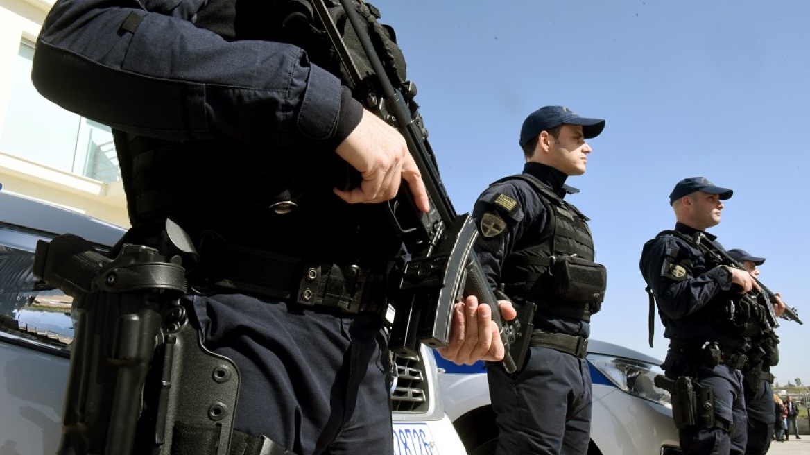 Μενίδι: Καταδίωξη με πυροβολισμούς - Τραυματίστηκε αστυνομικός