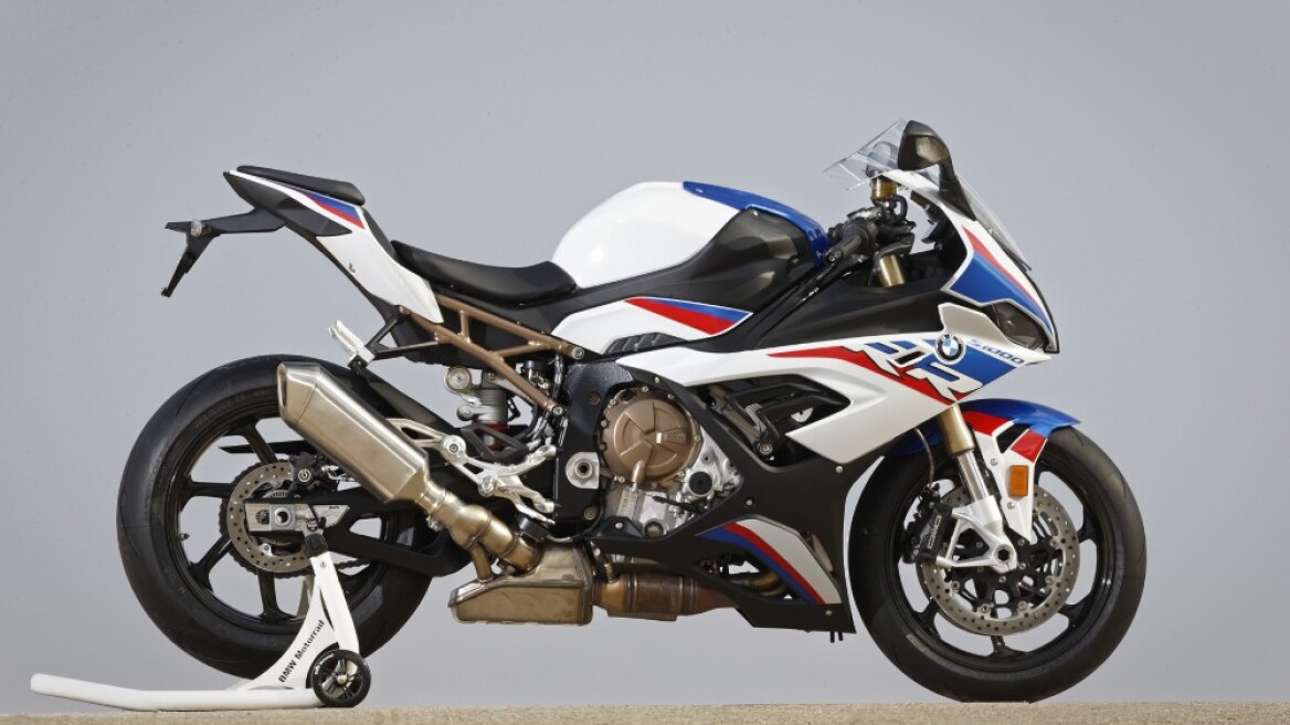 Έτσι φτιάχνεται η ισχυρότερη μοτοσικλέτα της BMW (video)