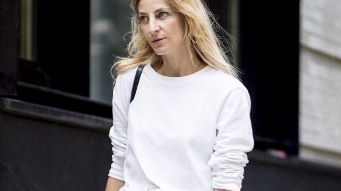 Η αναπάντεχη απόχρωση που επιλέγει το fashion crowd αυτή τη στιγμή