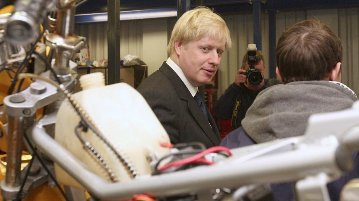 O Boris Johnson ξεκινάει το Motocross-Δείτε ποια μηχανή αγόρασε