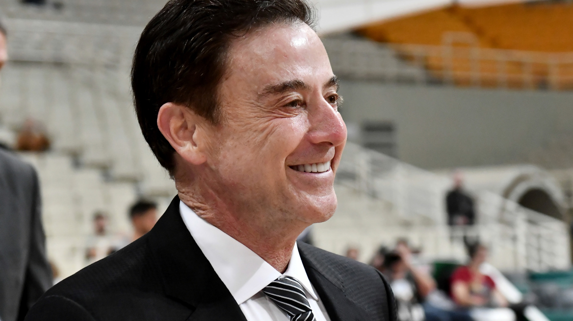 O Ρικ Πιτίνο ευχήθηκε «ευτυχισμένο το 2020» με την ελληνική «οικογένειά» του