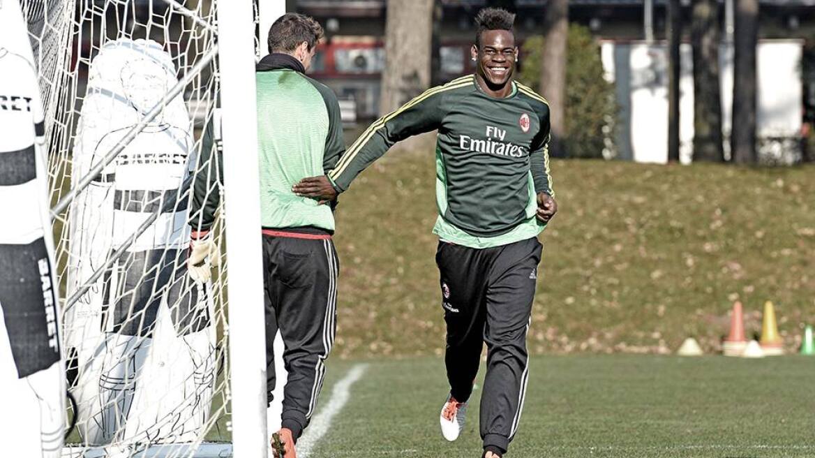 Ο Μπαλοτέλι αφού τράκαρε στο γκαράζ του γείτονα, άφησε το αμάξι και πήγε για ύπνο