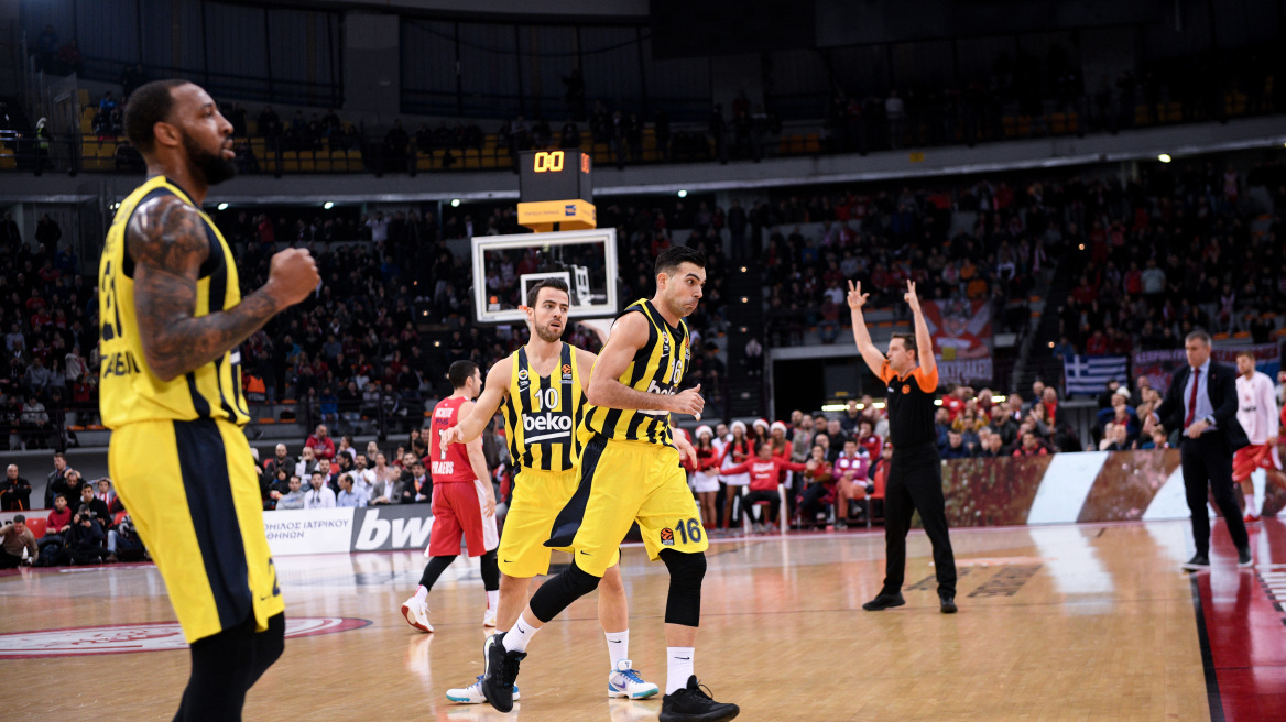 Βίντεο: Ο Σλούκας το έβαλε από το... σπίτι του