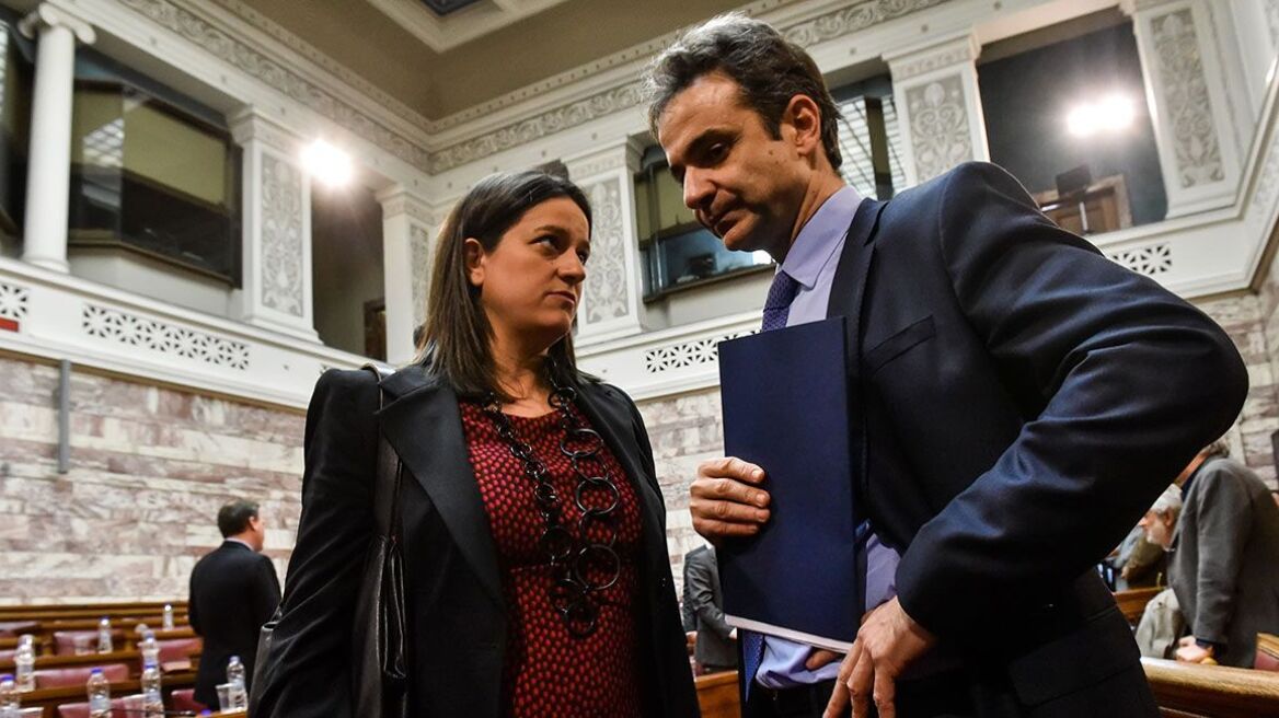 Στην Ουάσινγκτον μαζί με τον πρωθυπουργό η Νίκη Κεραμέως 