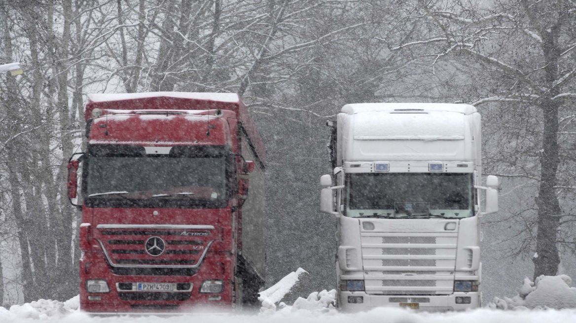 Κακοκαιρία «Ηφαιστίων»: Απαγόρευση κυκλοφορίας βαρέων οχημάτων σε ΠΑΘΕ και Ιονία Οδό