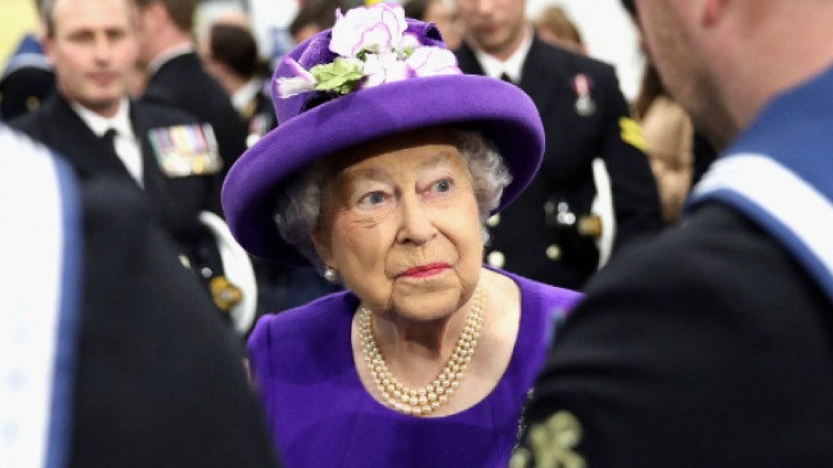 Μήνυμα της βασίλισσας Ελισάβετ στους Αυστραλούς: Σας σκεφτόμαστε και προσευχόμαστε