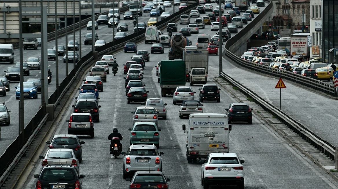 Κίνηση στους δρόμους: Μποτιλιάρισμα σε Κηφισίας και Εθνική - Καθυστερήσεις σε Αττική Οδό