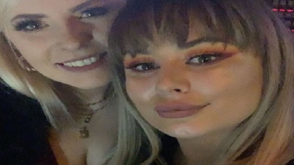 Έγιναν γιαγιάδες στα 33 τους! (pics)