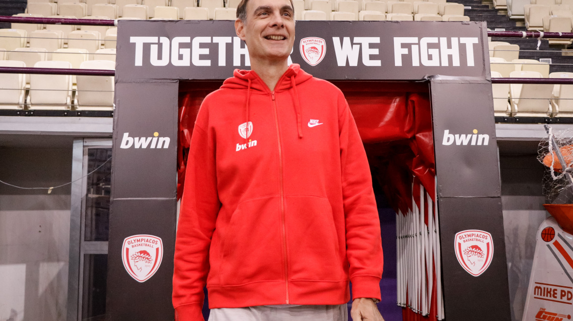 Μπαρτζώκας: «Όταν γυρίσαμε μετά την Ευρωλίγκα είχε 20.000 κόσμο στο πάρκινγκ κι εγώ... έφυγα στο ίδιο πάρκινγκ»! 