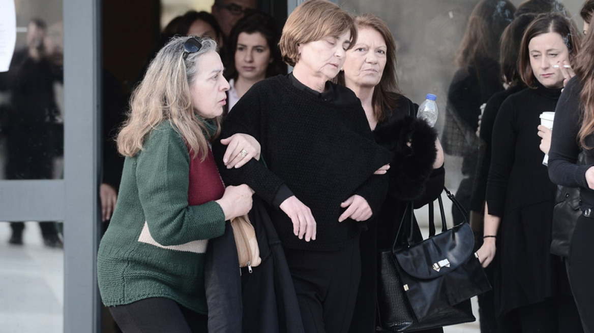 Δολοφονία Τοπαλούδη: Ράγισαν καρδιές στην κατάθεση της μάνας - «Θέλω να δω στα μάτια τα τέρατα»