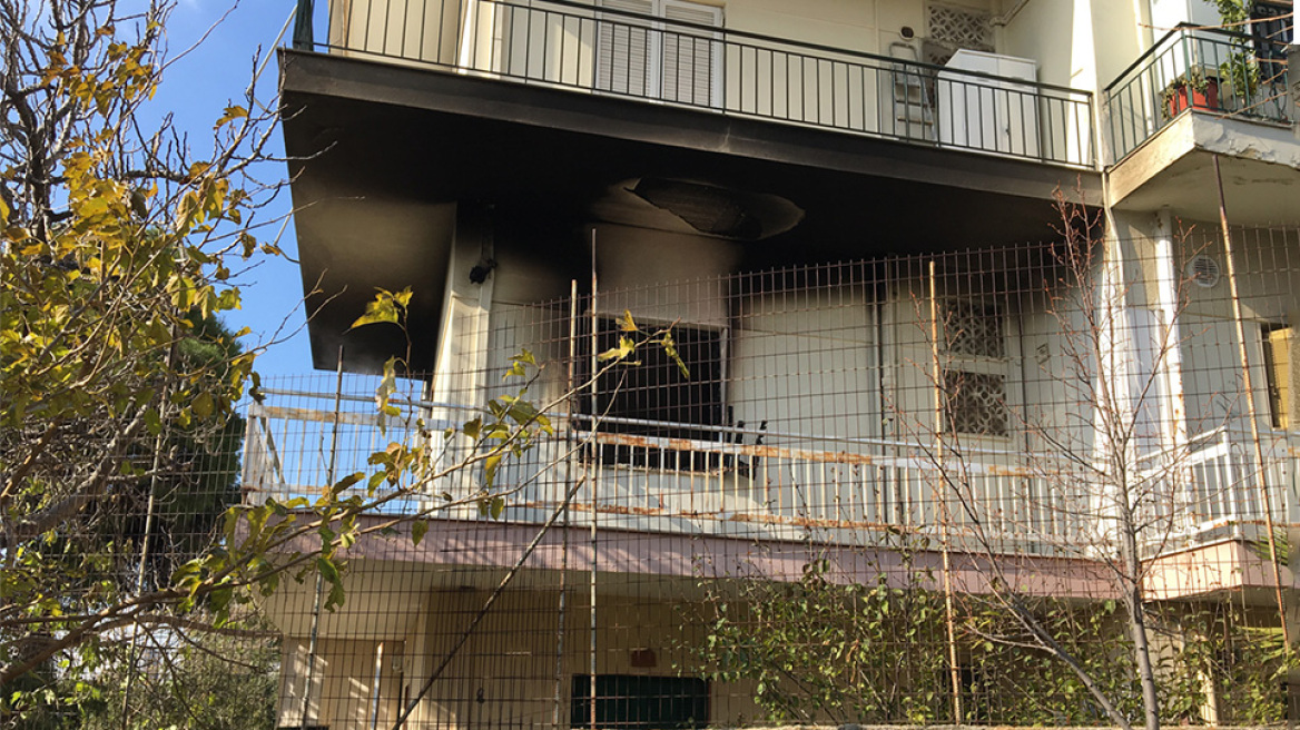 Φωτιά σε διαμέρισμα στα Μελίσσια – Απεγκλωβίστηκαν τέσσερις: «Περιμέναμε με τις πετσέτες στο στόμα»