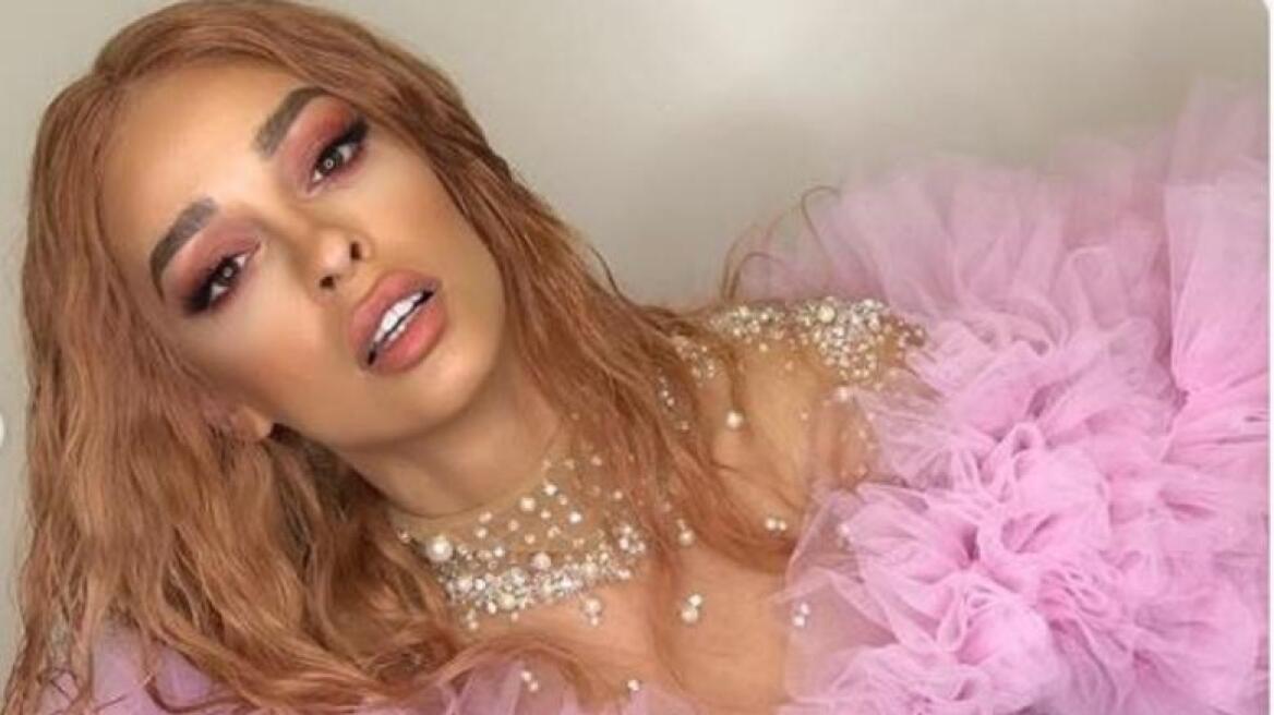 Ελένη Φουρέιρα: Έβαλε το λευκό μπικίνι της και πήγε για μπάνιο 