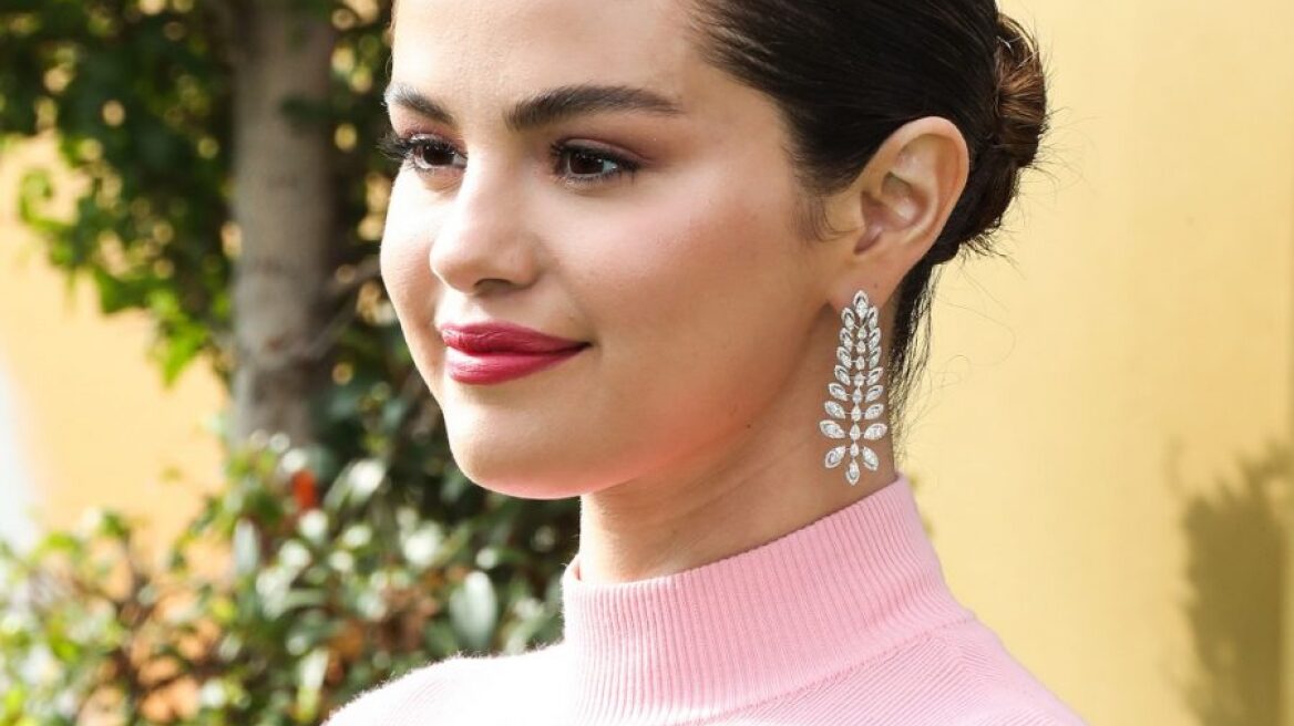 Τα «fairy nails» της Selena Gomez θα σε κάνουν να μοιάζεις με νεράιδα 