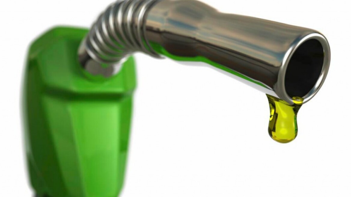 Σεξιστικές οι κάνουλες των αντλιών καυσίμων…