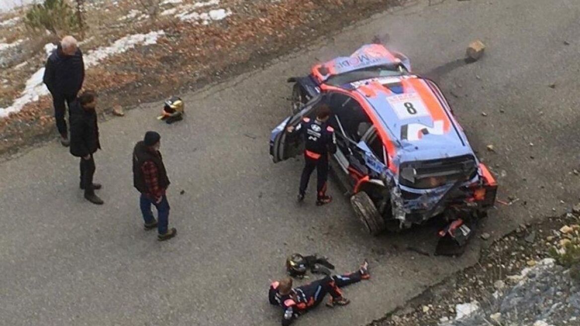 Video: Τρομακτικό ατύχημα με 15 τούμπες...