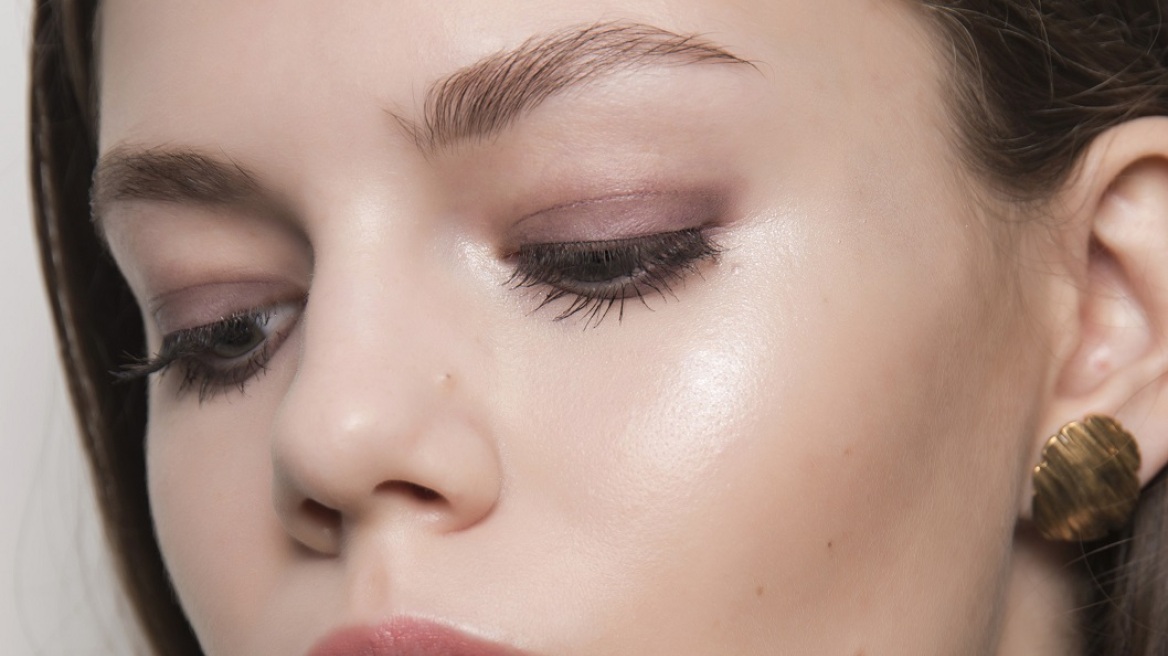 Το μυστικό για να διατηρήσεις σε άψογη κατάσταση τις ψεύτικες βλεφαρίδες